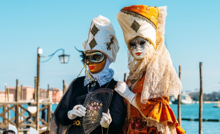 Tipy na zážitkové valentínske rande: Vycestujte na benátsky karneval alebo okúste pravý adrenalín v Rakúsku