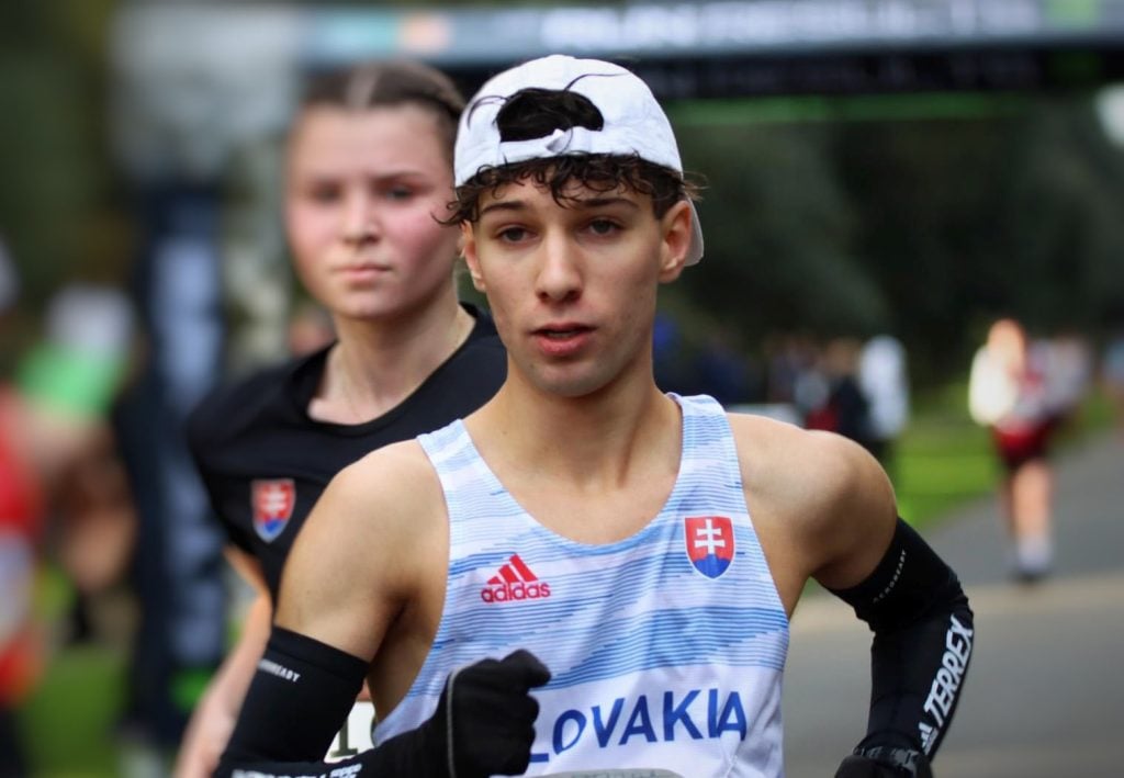 Tomáš Mencel: Športová chôdza nie je len prechádzanie. Za sezónu zoderiem niekoľko párov tenisiek (ROZHOVOR)