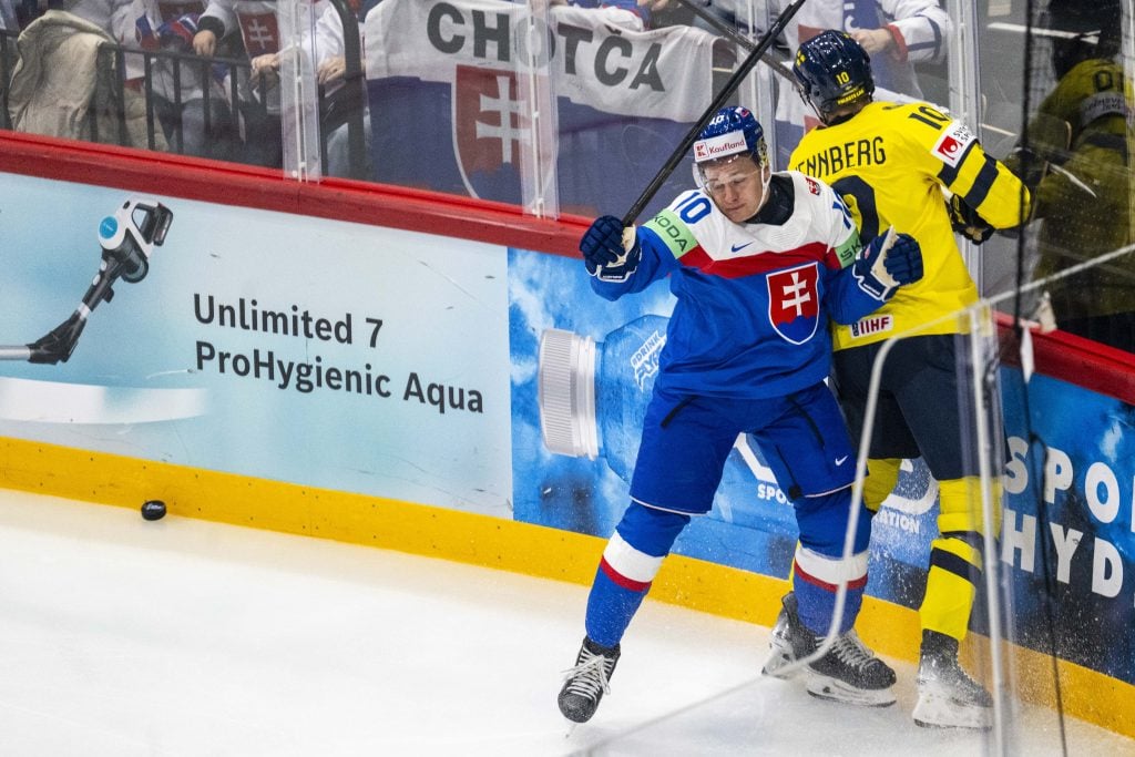 Hokej Slovensko - Švédsko: Slovenskí hokejisti začali svoju cestu na majstrovstvách sveta náročným zápasom proti domácemu Švédsku.