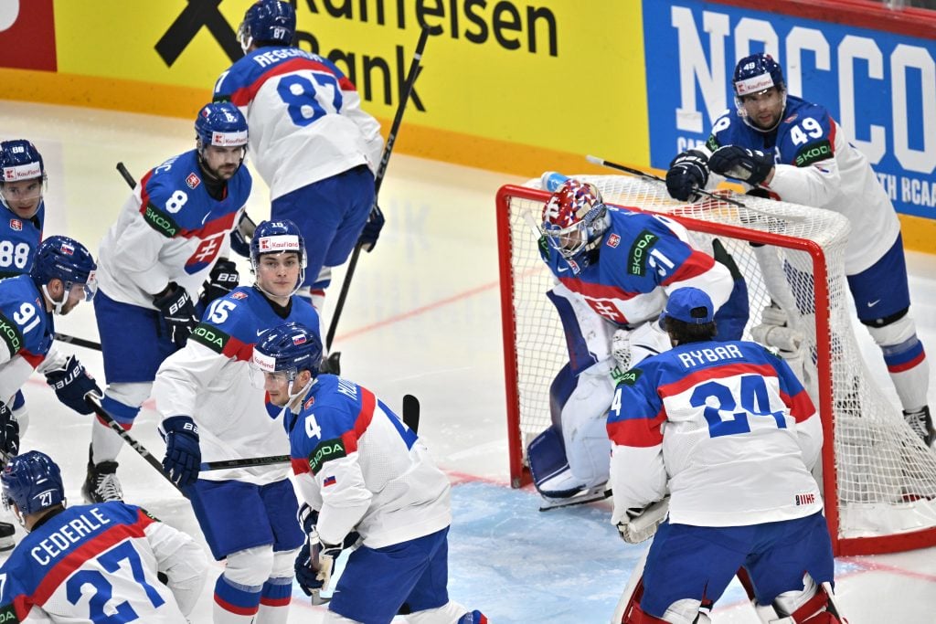 Slovenskí hokejisti sa na majstrovstvách sveta 2025 rozlúčili v dueli s Fínskom. Takto vyzeral zápas Slovensko - Fínsko.