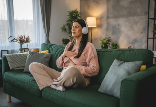 Lepší spánok aj empatia: 5 nečakaných výhod meditácie, ktoré ti zmenia život