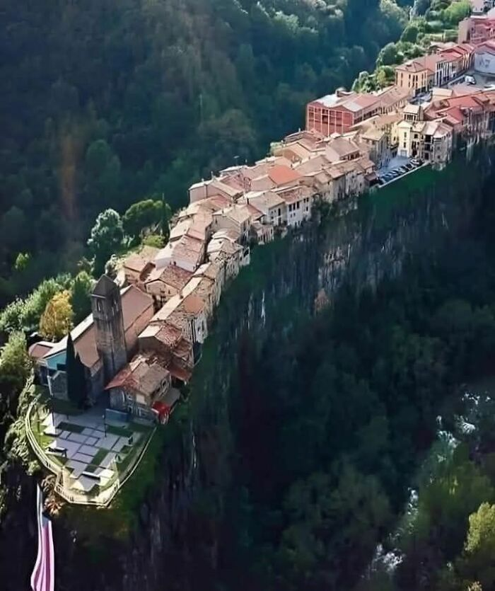 Čo to má znamenať? 15 zaujímavých aj bizarných obrázkov, ktoré našli ľudia na Google Earth