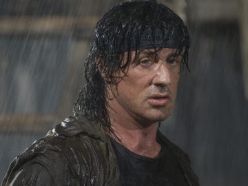 Kultový Rambo sa vráti. Nový film sa zameria na jeho mladosť