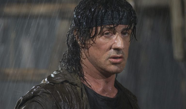 Kultový Rambo sa vráti. Nový film sa zameria na jeho mladosť