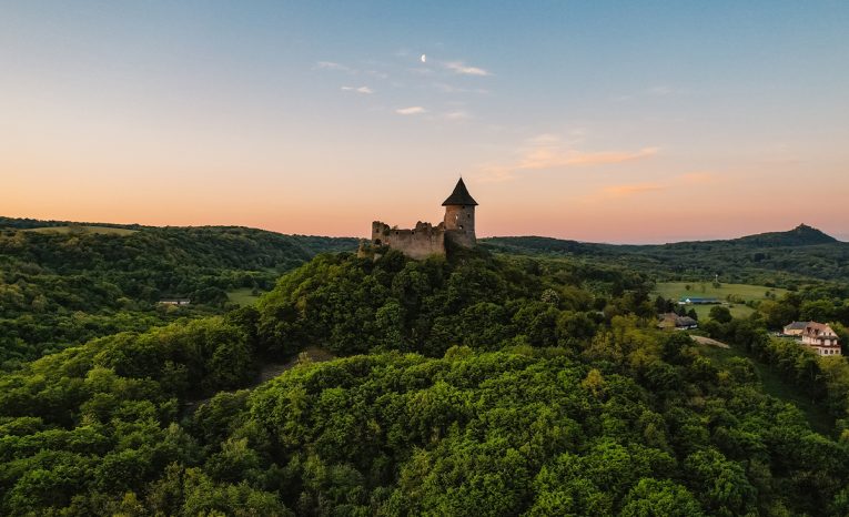 Spoznaj vyhasnuté sopky, ktoré formovali našu krajinu 
