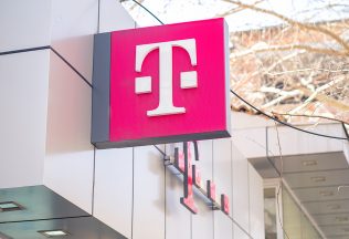 Slováci zostali zmätení emailom od Telekomu. Operátor objasnil, o čo ide
