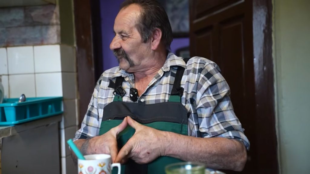 V rámci relácie Za oponou virality nám legendárny farmár Štefan ukázal, ako žije v súčasnosti a predstavil nám svoj životný príbeh.
