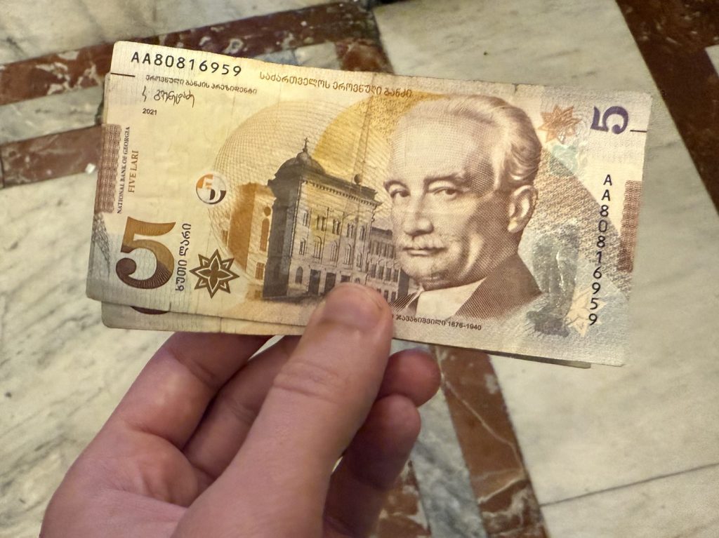 Mrakodrapy ako v Dubaji, hory zážitkov a more bizáru: Navštívili sme fascinujúcu krajinu len 3,5 hodiny od Prahy