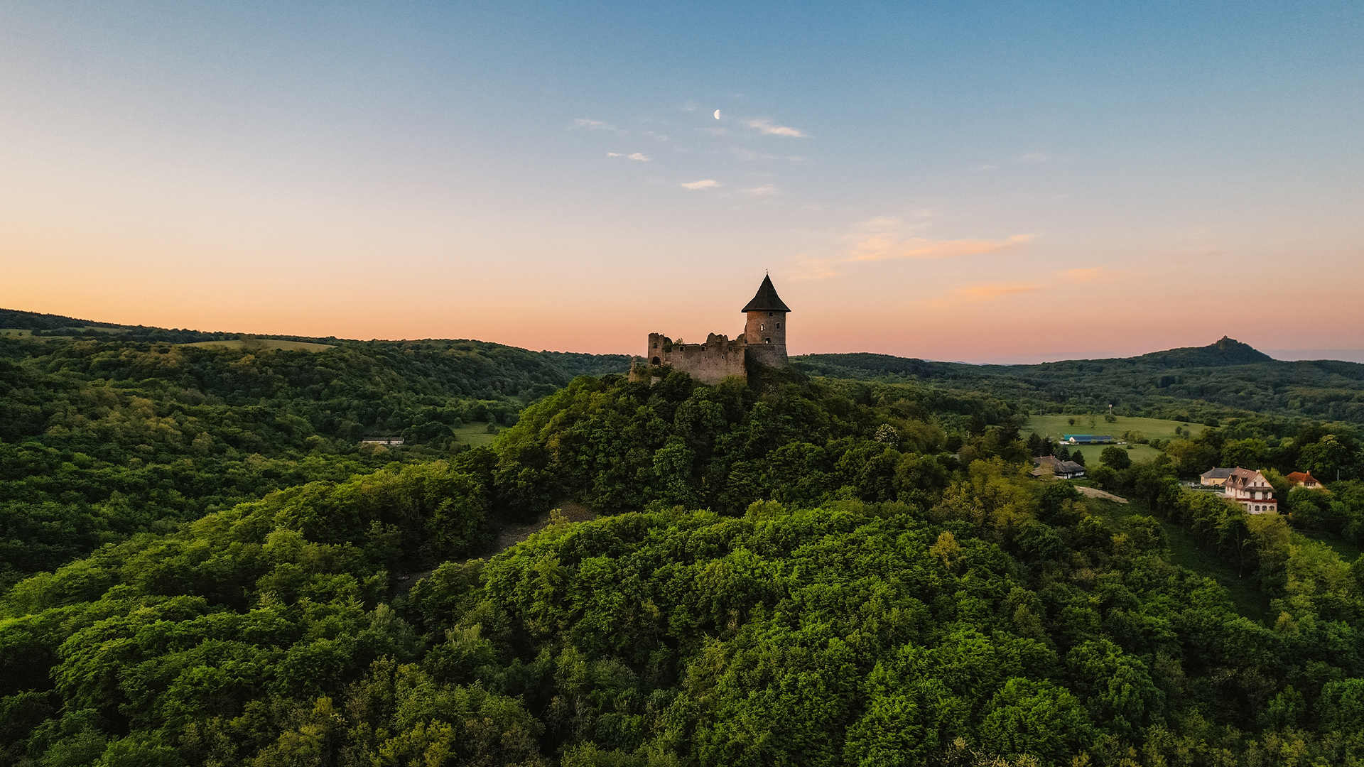 Spoznaj vyhasnuté sopky, ktoré formovali našu krajinu 