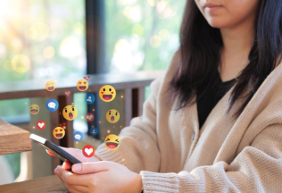 Emoji ako dôkaz: Tieto emotikony v konverzácii používajú narcistické osobnosti