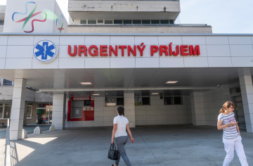 11-ročný chlapec, ktorý sa údajne nakazil vzácnym parazitom na kúpalisku, zomrel