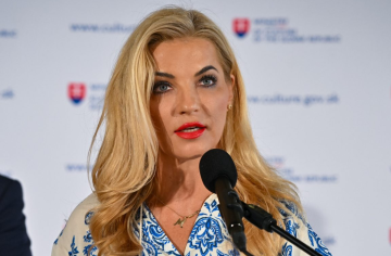 „Takto vyzerá tvár zlej, nešťastnej a arogantnej osoby.“ Bruchala sa opäť pustil do Šimkovičovej
