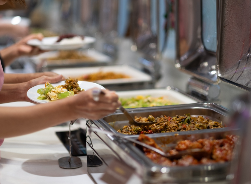 Šialené príhody zamestnancov all you can eat bufetov