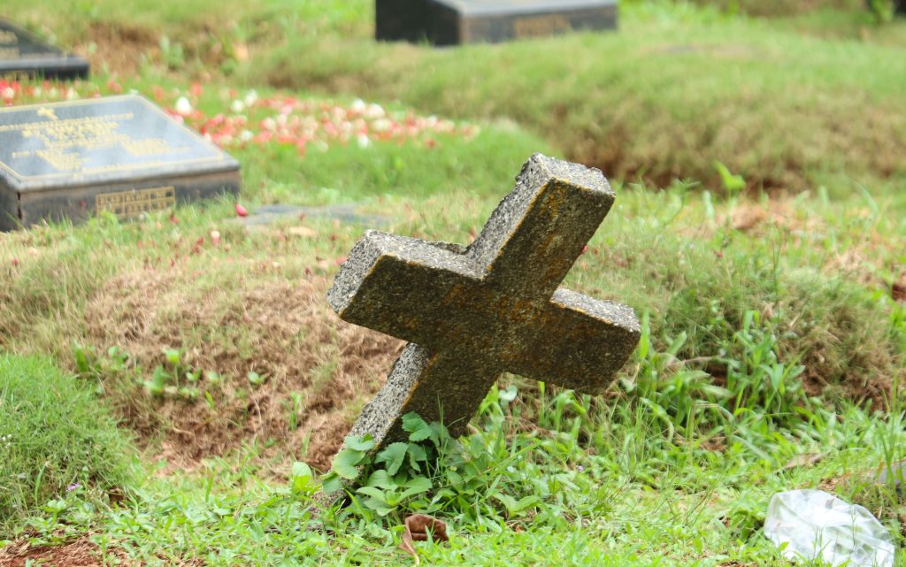 Ani nemŕtvi nemajú pokoja. Srbská dedina tvrdí, že sa na jej cintoríne nachádza hrob prvého zaznamenaného upíra