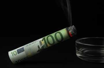 Cigarety, vrecúška aj e-cigarety zdražejú. Takúto sumu si priplatíš od júla, fajčiari prídu o stovky eur