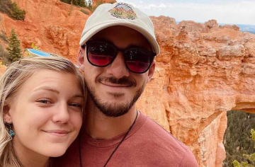 Láska, ktorá zabíja: Na Instagrame sa usmievala, v súkromí prežívala peklo. Roadtrip mladej ženy sa skončil tragicky