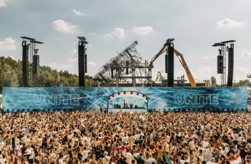 Po požiari prišla záchrana na poslednú chvíľu. Tomorrowland vstal z popola vďaka Metallice