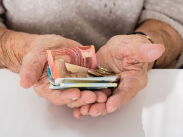 Nepríjemná správa pre dôchodcov. Penzie porastú pomalším tempom