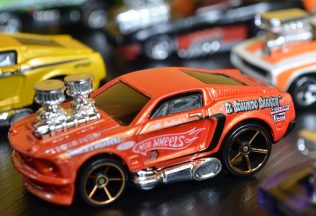 Kultová séria hračiek Hot Wheels dostane hraný celovečerák