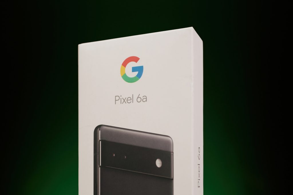 Google varuje pred rizikovými smartfónmi: Jednému používateľovi skoro spálil posteľ, na ktorej spal