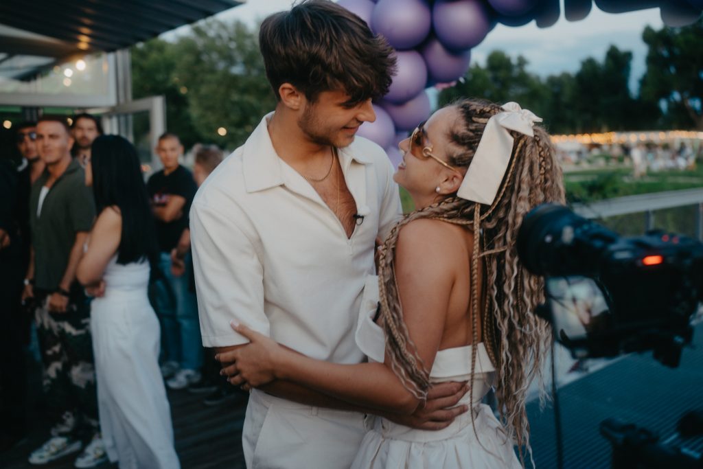 Boli sme na nakrúcaní novej reality šou Behind the Fame. Cynthia Tóthová nám prezradila, ako sa zaľúbila