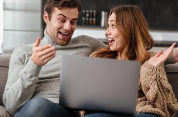 „Že normálni ľudia sa nesprchujú potme.“ Toto ľudia zistili, až keď začali žiť s polovičkou