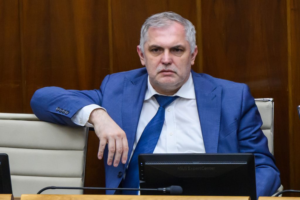 Andrej Danko už viac nie je predsedom poslaneckého klubu Slovenskej národnej strany. Funkcie sa vzdal 9. septembra.