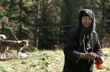 Rodina prežila 40 rokov v tajge bez kontaktu s vonkajším svetom. Deti poznali civilizáciu len z rozprávania