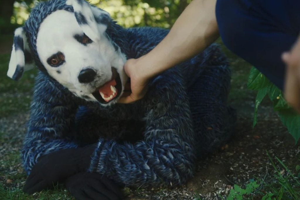 Toto je najbizarnejší horor, aký si kedy videl. Je tak nechutný a zvrátený, že ľudia ho v polovici vypínajú