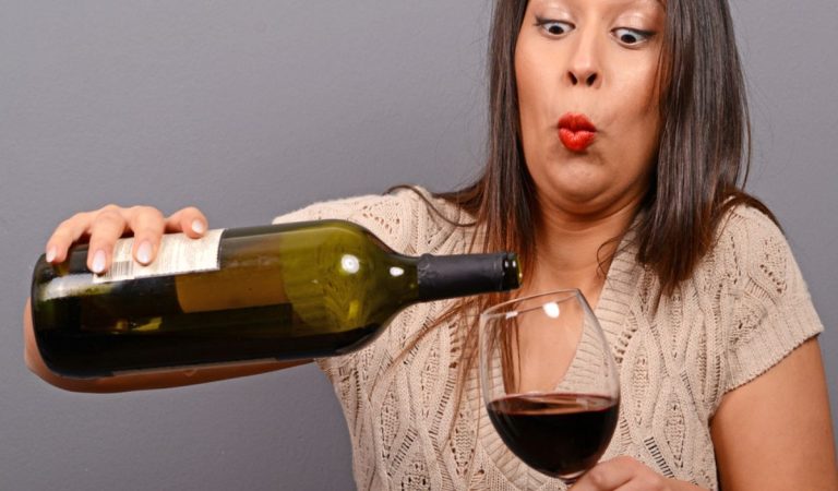 Myslíš, že ti pohárik neublíži? Tvoje telo to vidí inak, takto na neho pôsobí alkohol