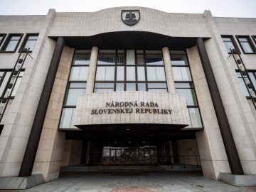Koalícia mení názor. Namiesto 6. januára by sa mal zrušiť iný deň pracovného pokoja