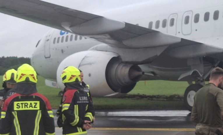 Nebezpečné pristátie. Kvôli lietadlu slovenskej aerolínie museli uzavrieť letisko