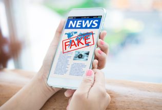 Televízia TA3 bojuje s dezinformáciami. Spustila novú reláciu FEJK OVER