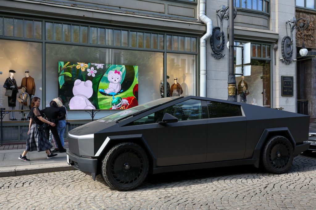 Spoločnosť Tesla v tomto roku nemala úplne vydarené obdobie, jej akcie však v pondelok zaznamenali výrazný nárast.