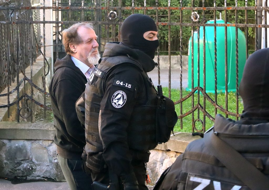 Juraj Cintula, ktorý 15. mája v Handlovej strieľal na predsedu vlády Roberta Fica, sa dnes opäť postavil pred súd.