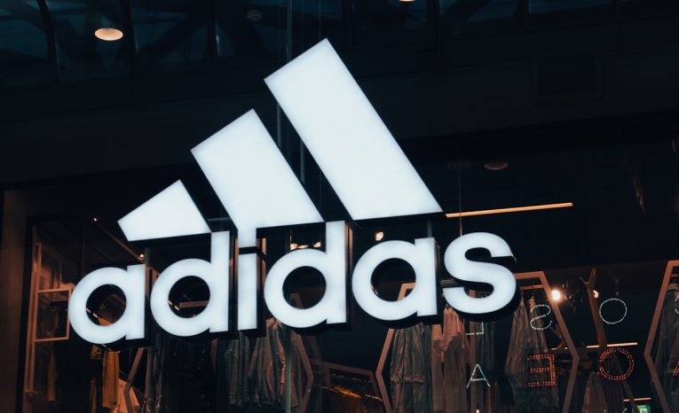 adidas logo značka význam