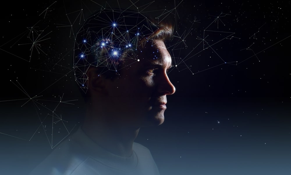 Psychológovia odhalili, akú farbu milujú najinteligentnejší ľudia na svete. Nosia ju géniovia