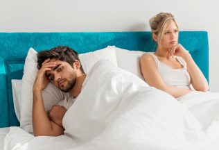 Klamstvo vo vzťahoch: Ako spoznať, že partner niečo skrýva