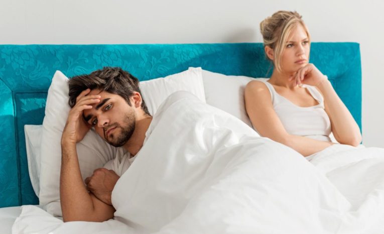 Klamstvo vo vzťahoch: Ako spoznať, že partner niečo skrýva