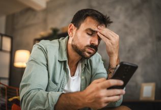 Keď si ťa mama pomýli s elektrom. 15 drzých správ od nenažraných rodinných príslušníkov