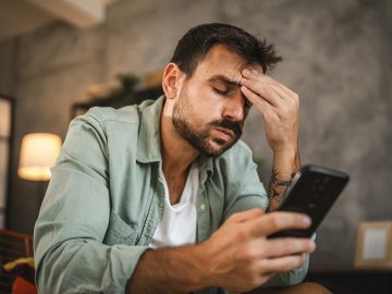 Keď si ťa mama pomýli s elektrom. 15 drzých správ od nenažraných rodinných príslušníkov