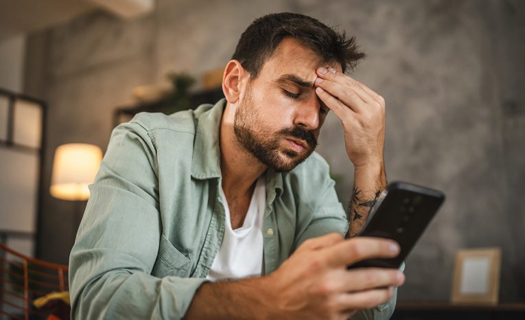 Keď si ťa mama pomýli s elektrom. 15 drzých správ od nenažraných rodinných príslušníkov