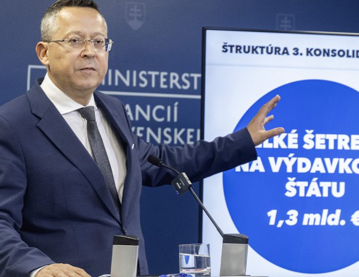 Tretia vlna konsolidácie nás zasiahne tvrdo. O prácu môžu prísť najmä zamestnanci z týchto oblastí