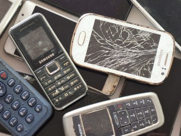 Máš doma starý telefón, ktorý nepotrebuješ? Obľúbený slovenský operátor ťa ho zbaví a ešte ti dá aj odmenu