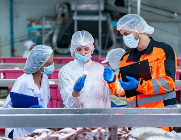 Zvalili na mňa celoštátny výpadok. Príbehy ľudí, ktorí podali výpoveď už po prvom dni práce
