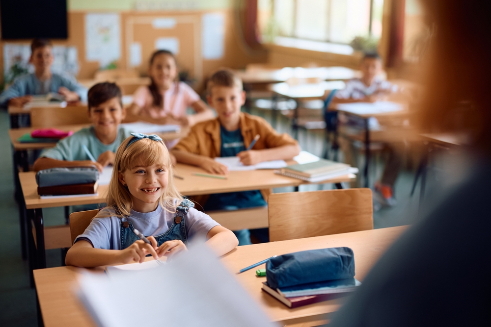 Múdrosti, ktoré nám vštepovali učitelia na základke – a dnes sa na nich už len smejeme