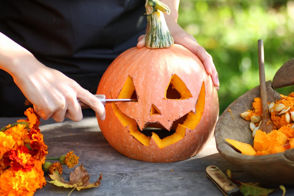 Stáročia pred tým, ako k nám dorazil Halloween sa na území Slovenska oslavoval veľmi podobný sviatok - slovanské Dziady.