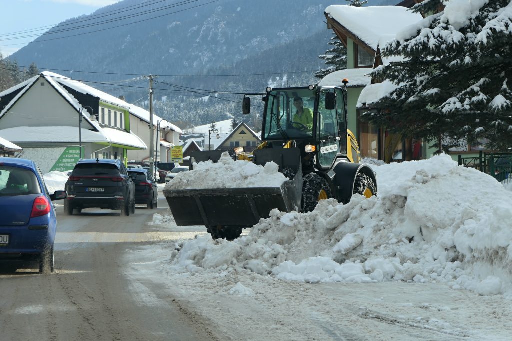 Očakáva sa, že príchod tohtoročnej zimy bude poriadne dramatický. Prvý sneh môže na mnohých miestach sprevádzať snehová kalamita. 