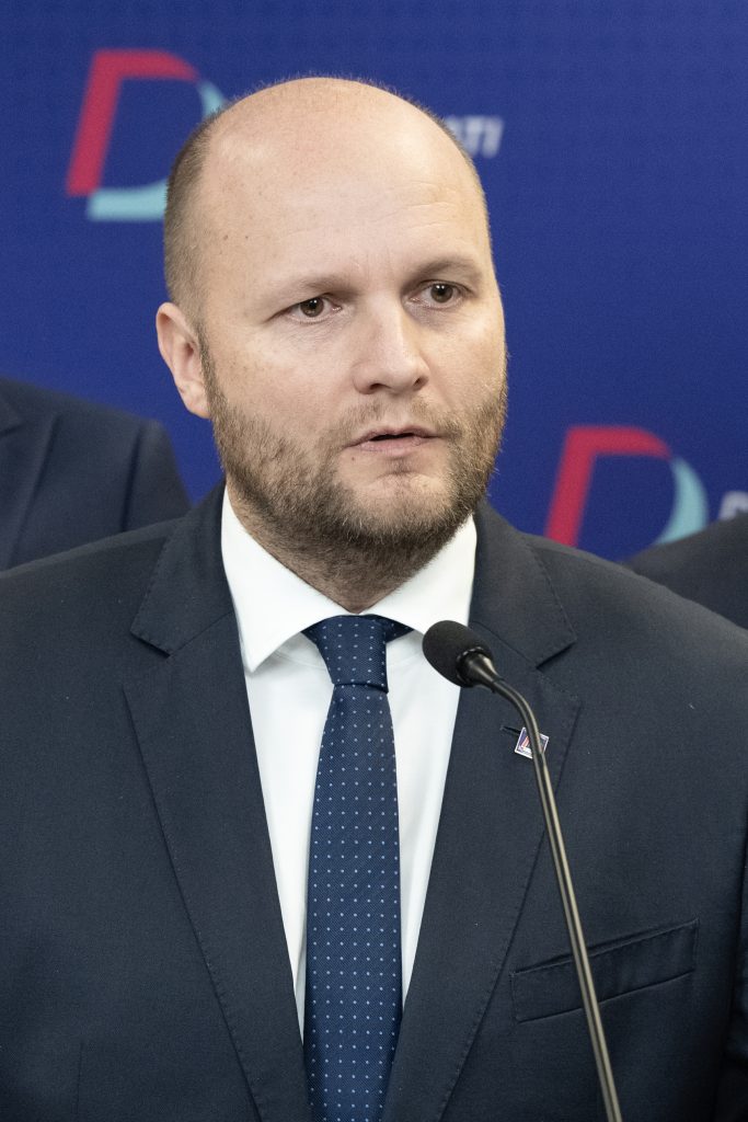 Agentúra SANEP uskutočnila pre televíziu TA3 politický prieskum. Toto sú najdôveryhodnejší politici - lídri strán.