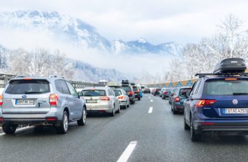 Za hranicami Slovenska čaká vodičov opäť zimný zákaz: Za jeho porušenie ti môže hroziť pokuta